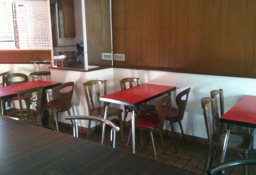 فندق Hôtel De La Paix