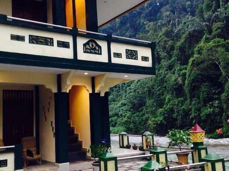 فندق Indra Valley Inn Bukit Lawang