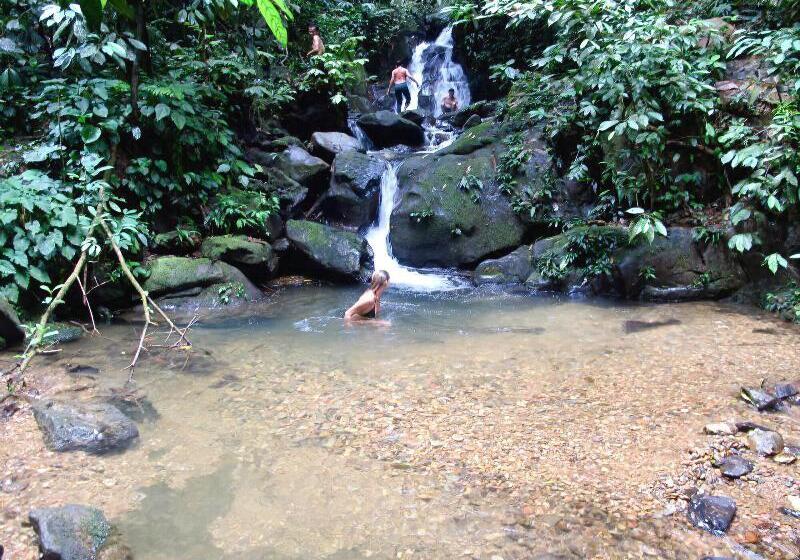 فندق Indra Valley Inn Bukit Lawang