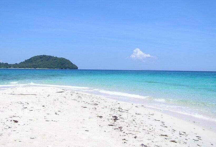 هتل North Borneo Biostation Resort