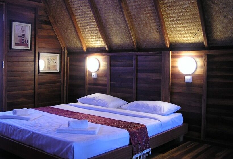 هتل North Borneo Biostation Resort