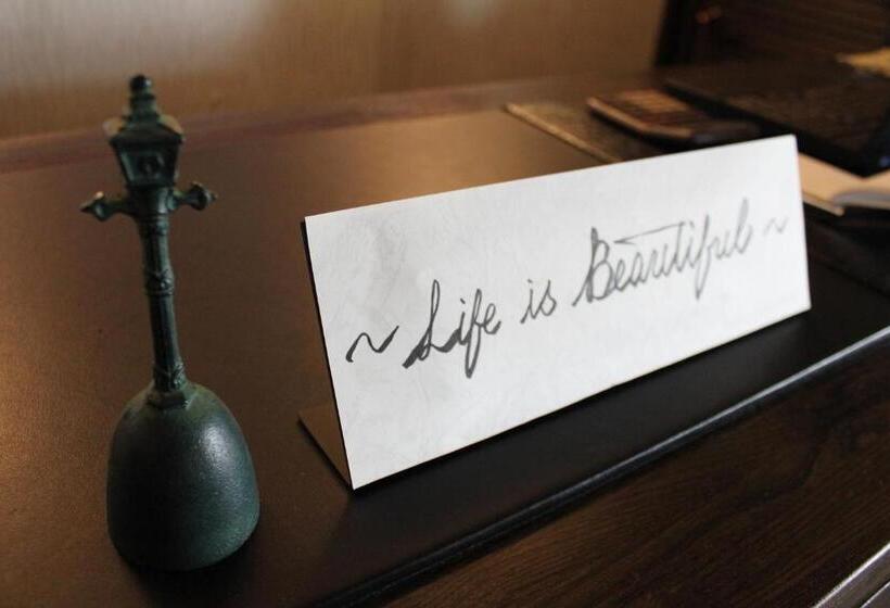 تختخواب و صبحانه Appi Life Is Beautiful