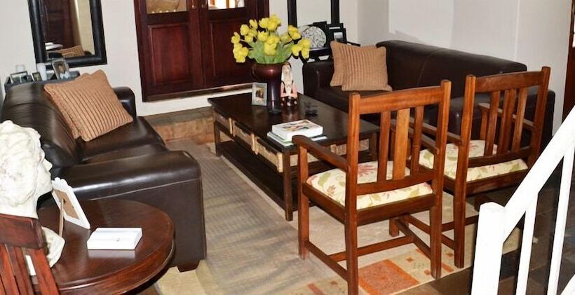 مبيت وإفطار Riverwalk B And B