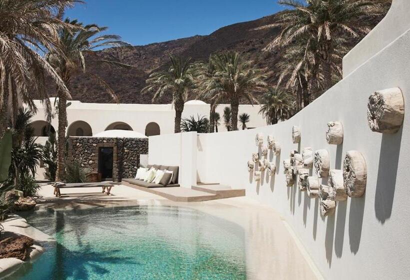 مسافرخانه Sikelia Luxury