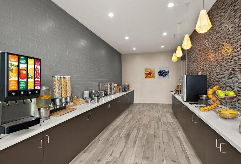 هتل Four Points By Sheraton Plano