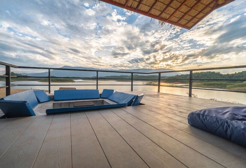 هتل The Sanctuary Nam Ngum Beach Resort