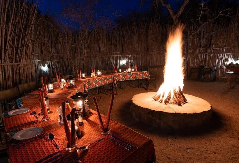ホテル Sausage Tree Safari Camp