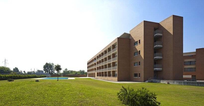 Inn Naples Airport