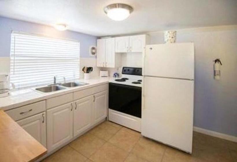 فندق على الطريق The Sea Gypsy Inn