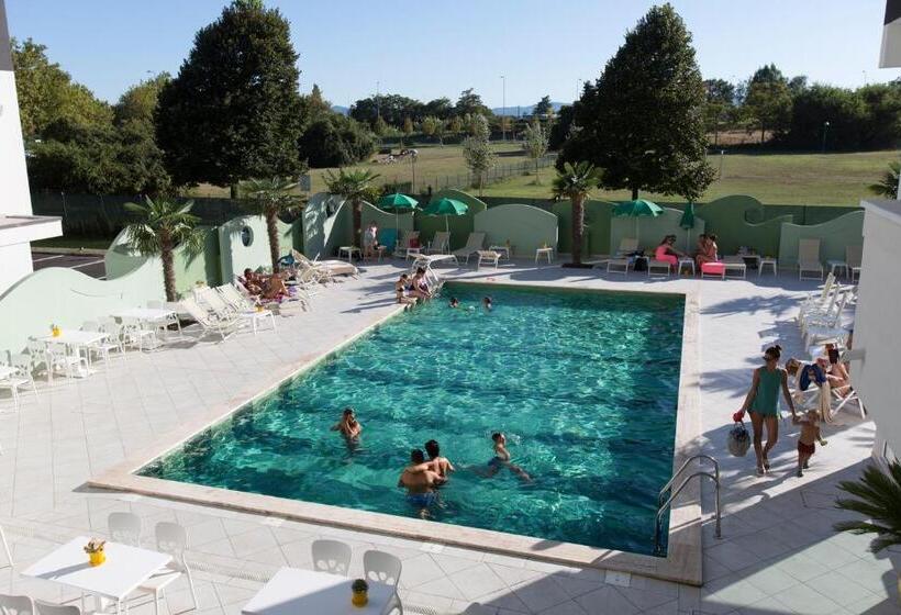 Nero D Avorio Aparthotel & Spa
