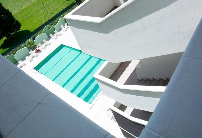 Nero D Avorio Aparthotel & Spa