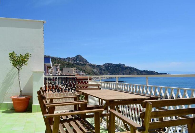 پانسیون Mediterraneo Guesthouse