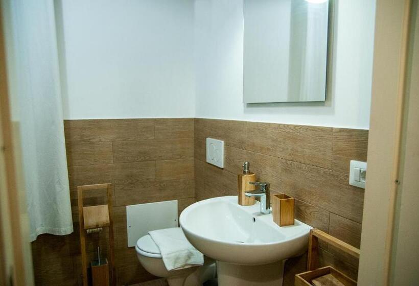 پانسیون Mediterraneo Guesthouse