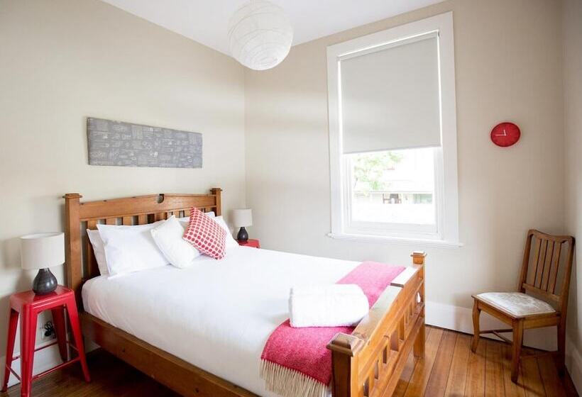 פנסיון Montacute Boutique Bunkhouse