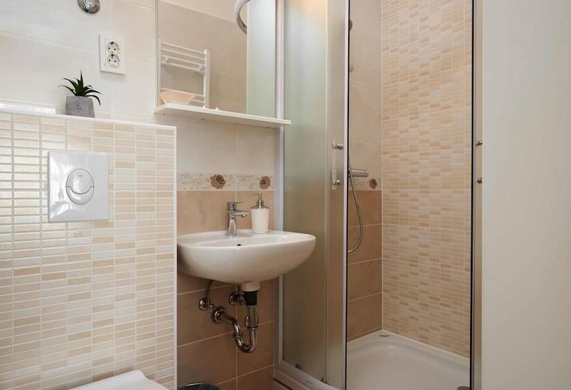 پانسیون Palace Central Square