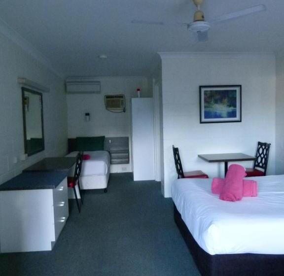 Azalea Motel