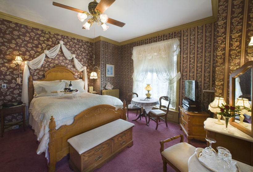 تختخواب و صبحانه Port City Victorian Inn
