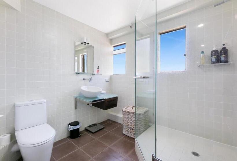 Burleigh Esplanade Apartments
