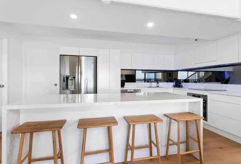 Burleigh Esplanade Apartments