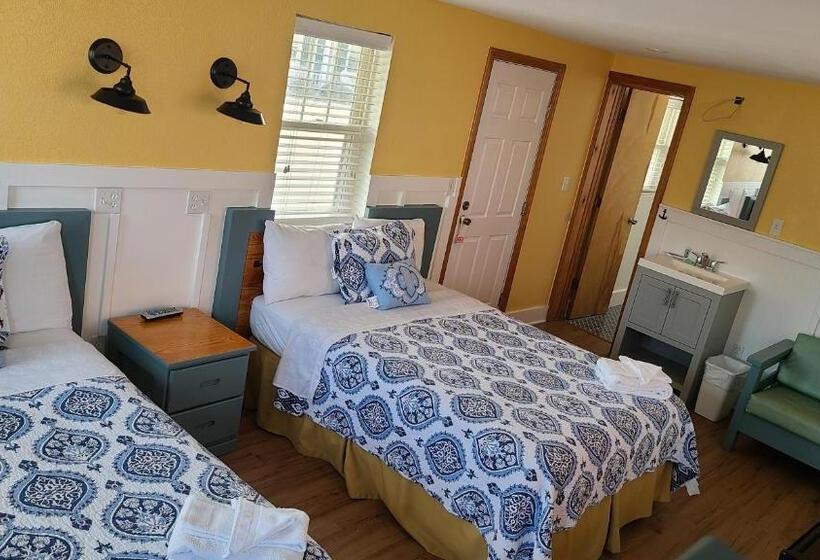 Driftin Sands Motel