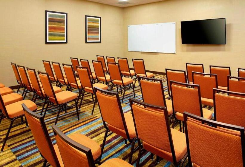 ホテル Fairfield By Marriott Inn & Suites Wheeling At The Highlands