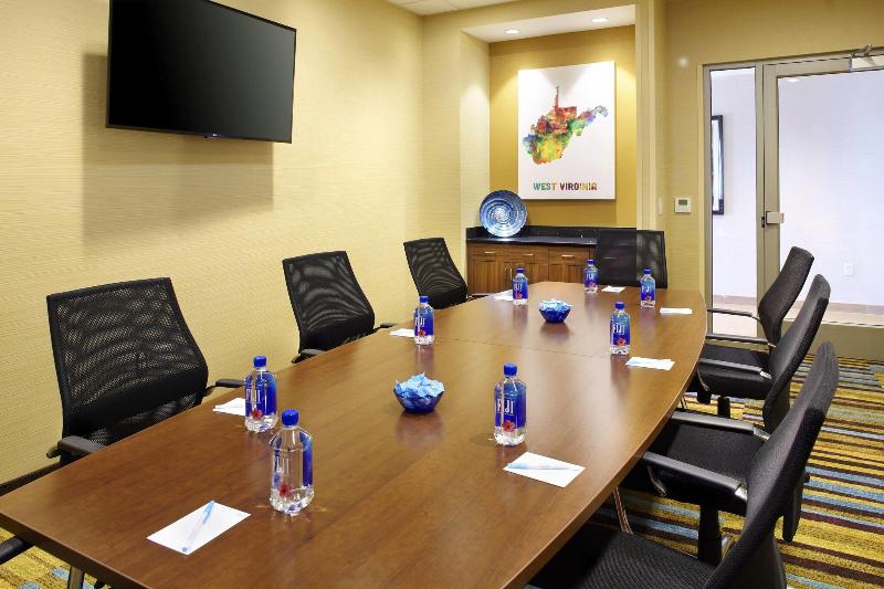 ホテル Fairfield By Marriott Inn & Suites Wheeling At The Highlands