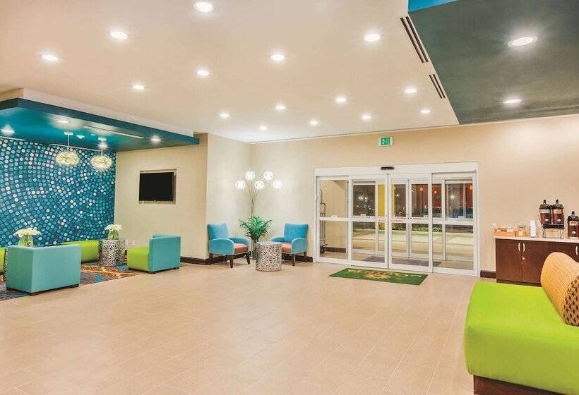 בית מלון כפרי La Quinta By Wyndham Cotulla