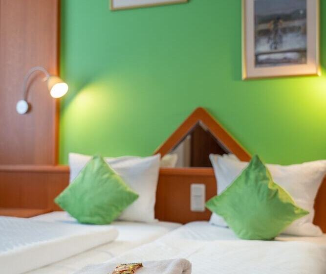 Parkhotel Neustadt Garni