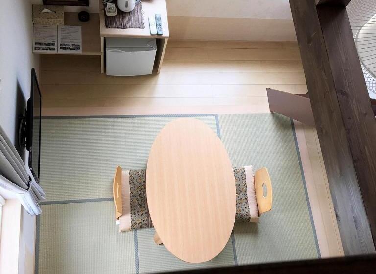 Petit Hotel Blanc Fleur