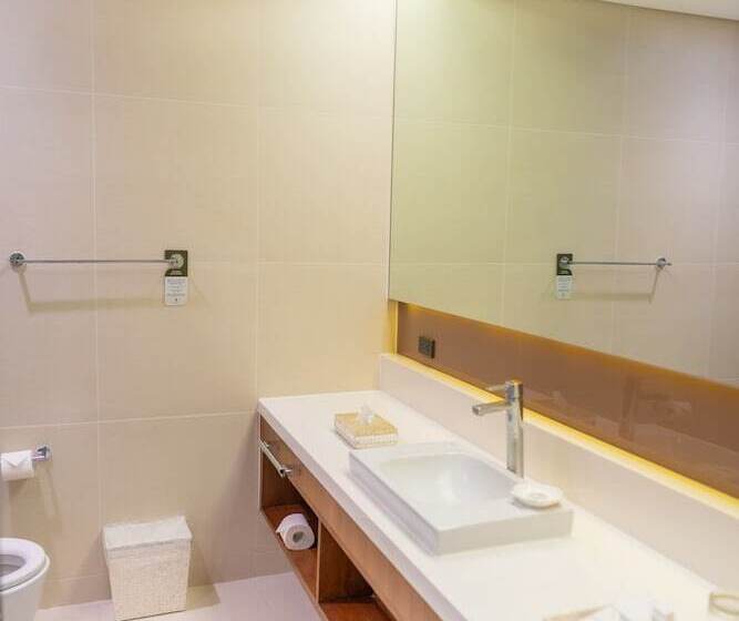 فندق The Bayleaf Cavite