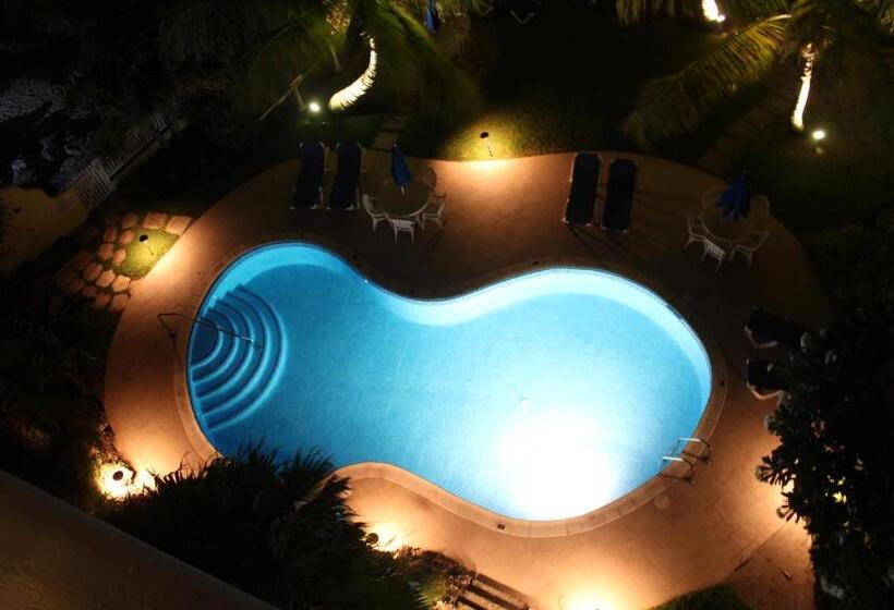 Maxwell Beach Villas