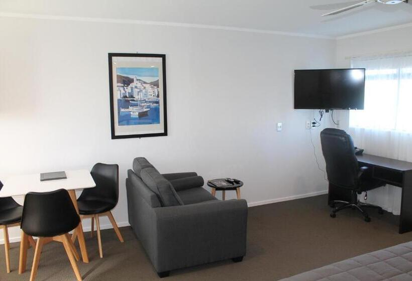 فندق على الطريق Aquarius Motor Inn