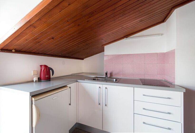 پانسیون Beachfront Villa Mediteran