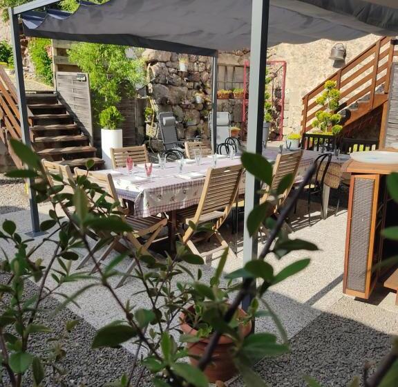مبيت وإفطار La Pierre Trouée Chambre D Hôtes