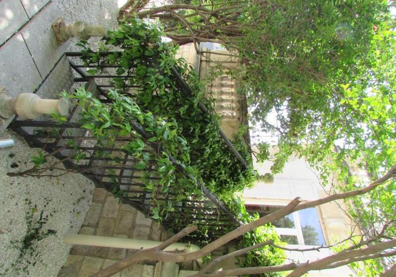 تختخواب و صبحانه Maison Douce Arles