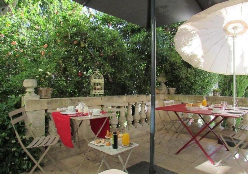 تختخواب و صبحانه Maison Douce Arles