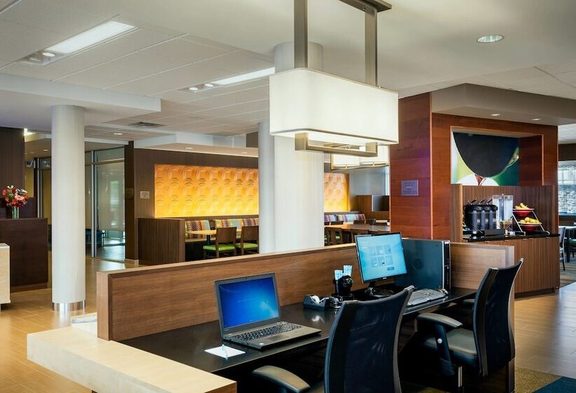Отель Fairfield Inn & Suites By Marriott Tacoma Dupont