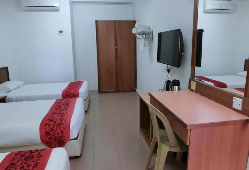 فندق K T Beach Resort