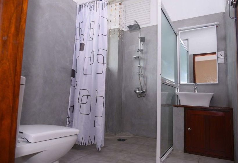 ペンション New Shangrela Beach Resort