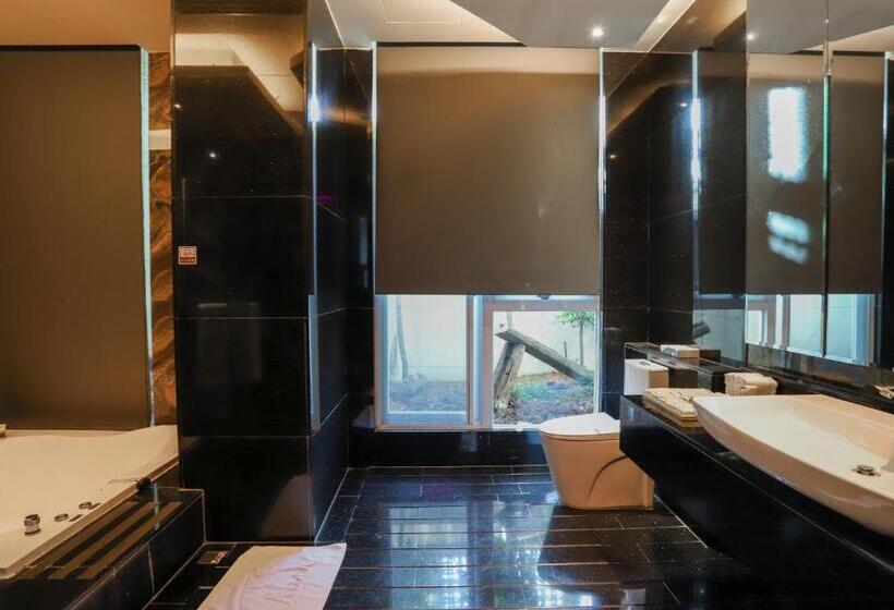 Allur Boutique Motelyilan Branch