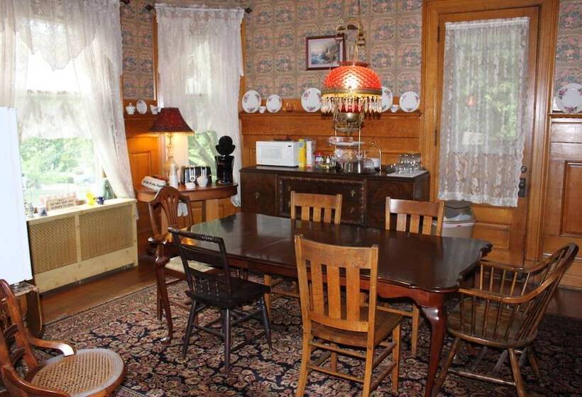住宿加早餐  Victorian Charm Inn