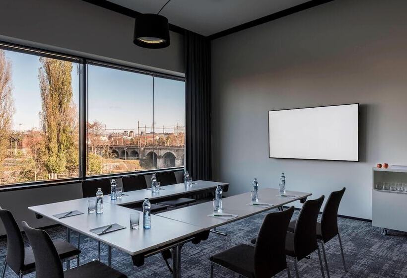 בית מלון כפרי Courtyard By Marriott Brno