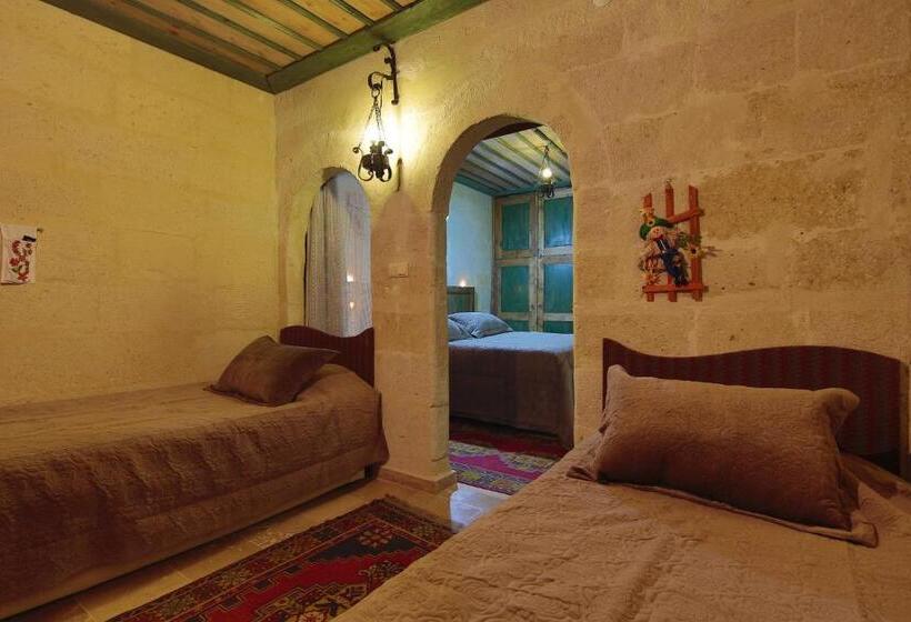 هتل Jerveni Cave