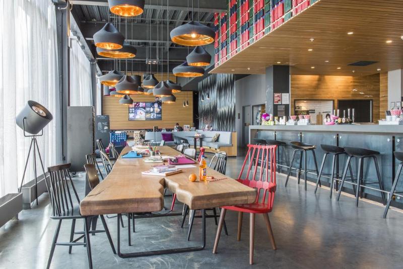 בית מלון כפרי Moxy Aberdeen Airport