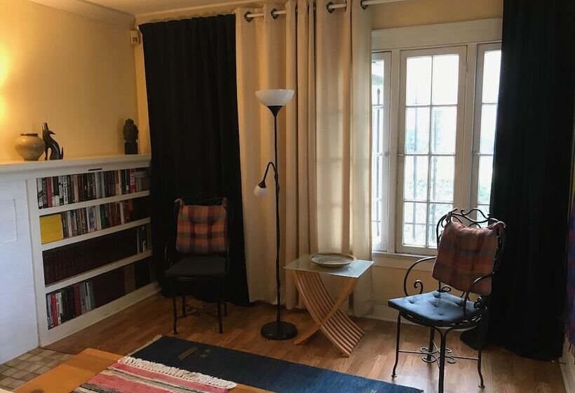 پانسیون Sanborn Guest House