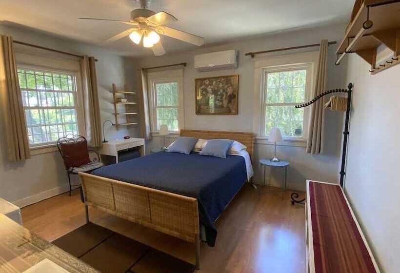 پانسیون Sanborn Guest House