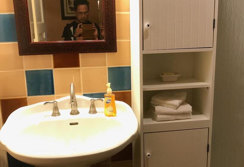 پانسیون Sanborn Guest House