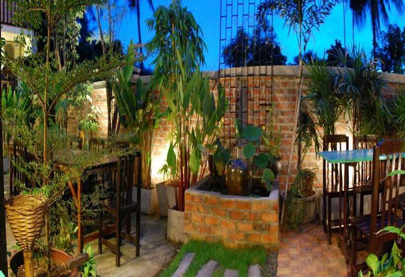 بنسيون The Outside Inn