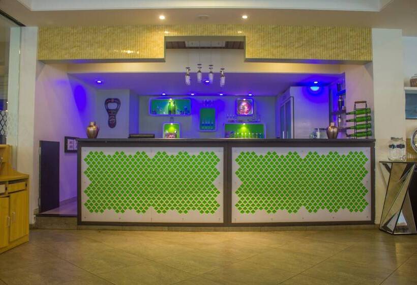 منتجع Club Mahindra Hatgad