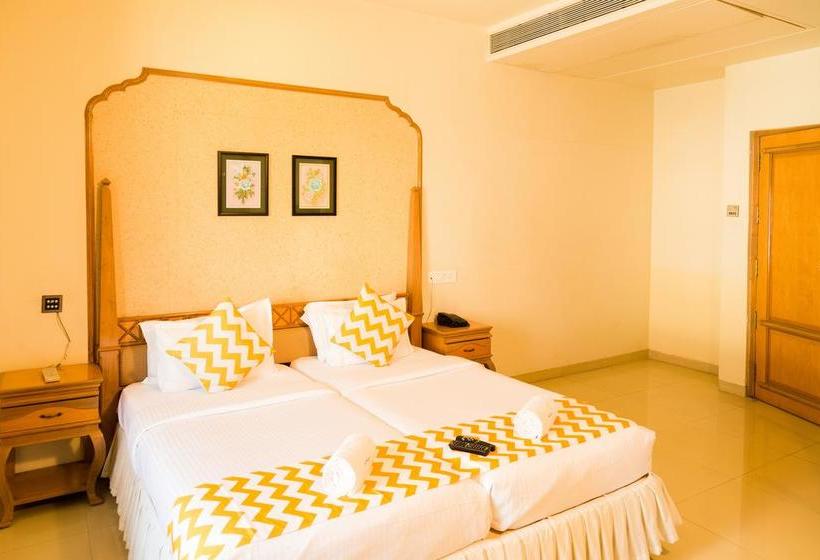 בית מלון כפרי Fab Rajwada Baner